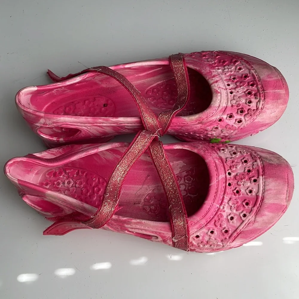 pink water shoes slip on ballet flats glitter straps girls size 2